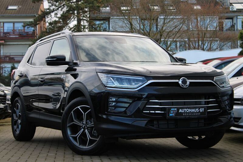 Schwarz Neu 2025 Ssangyong Korando Sapphire SUV | 23.999 € - Bild 1/4