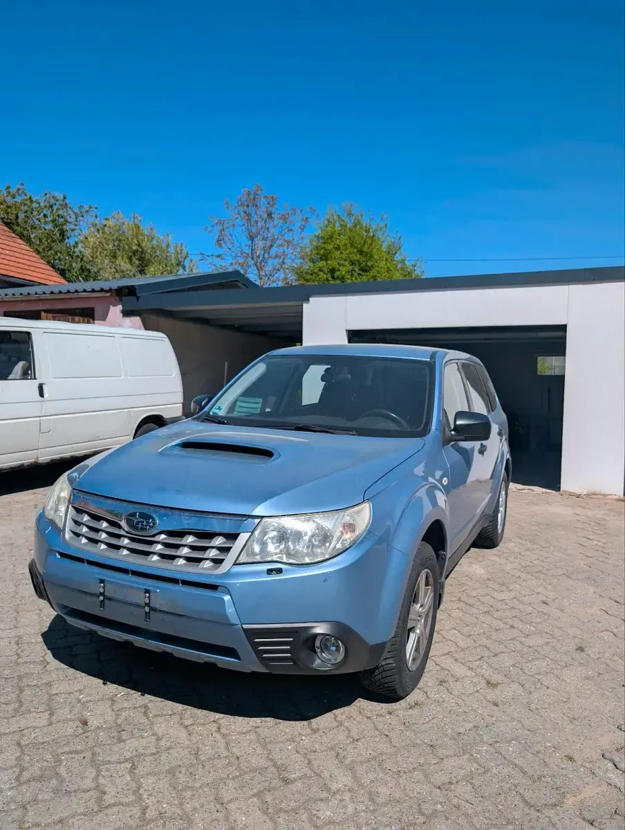 Second-hand Subaru Forester 147 CP (108 kW) 2011 Albastru SUV