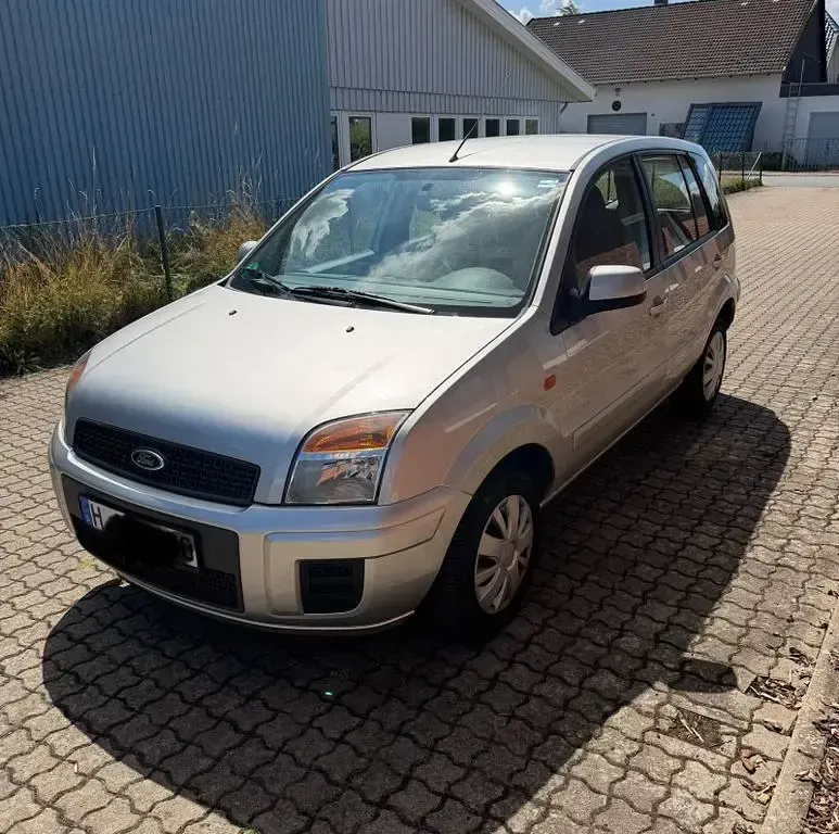 Gebraucht Ford Fusion 80 PS (58 kW) 2010 Grau Kleinwagen