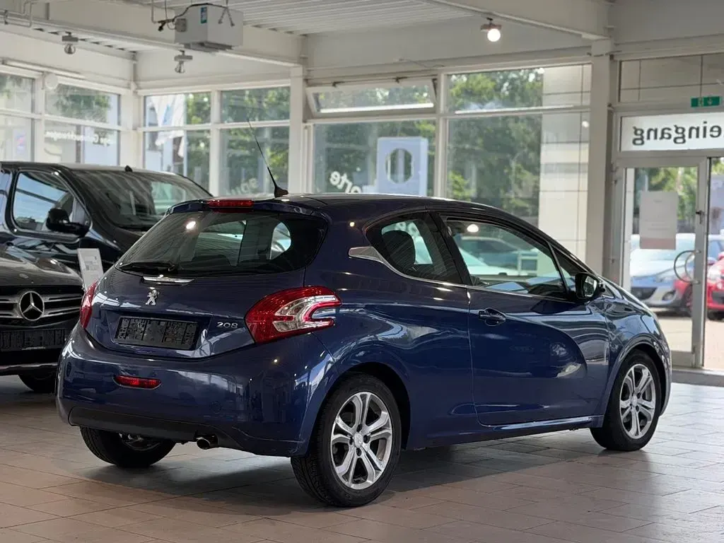 Gebraucht Peugeot 208 Allure 95 PS (69 kW) 2012 Blau Kleinwagen