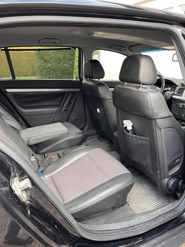 Gebraucht Opel Signum 150 PS (110 kW) 2005 Schwarz Kleinwagen