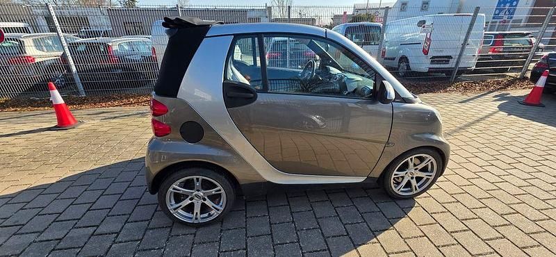 Gebraucht Smart ForTwo Cabrio Basis 84 PS (61 kW) 2010 Rot Cabrio