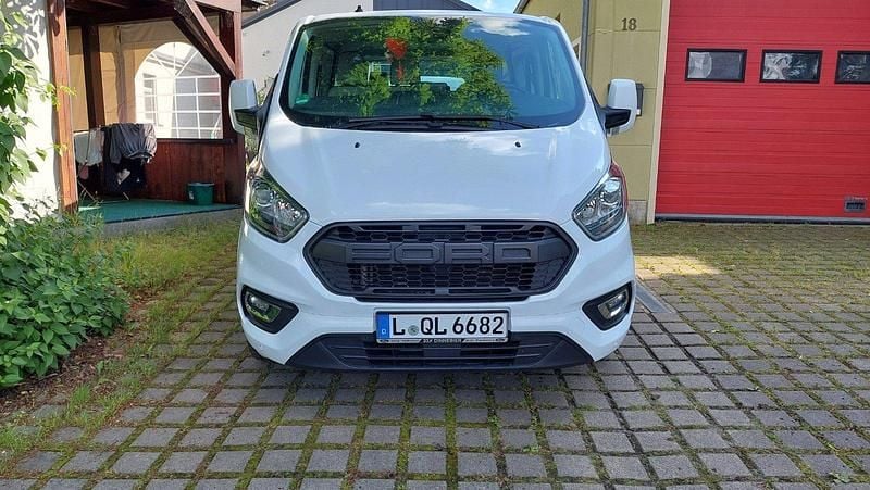 Gebraucht Ford Tourneo 131 PS (96 kW) 2020 Weiß Van / Kleinbus