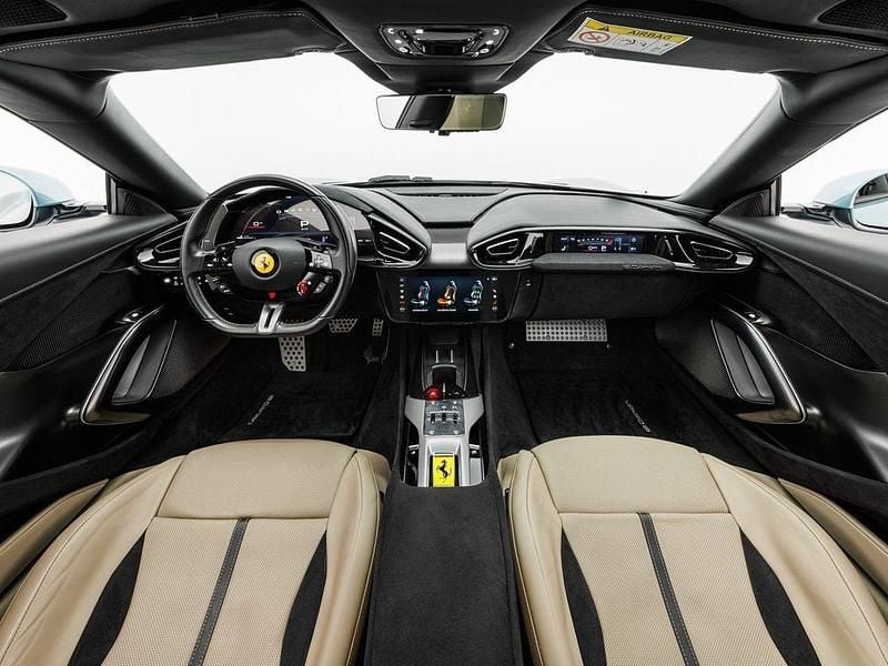Gebraucht Ferrari 12 Cilindri 825 PS (606 kW) 2024 Celeste Coupé
