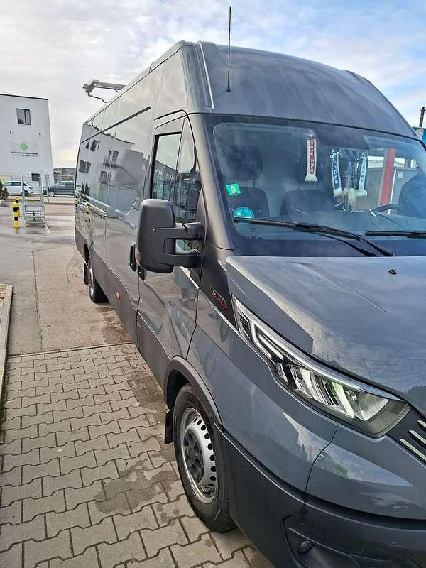 Gebraucht Iveco Daily 175 PS (128 kW) 2022 Grau Van