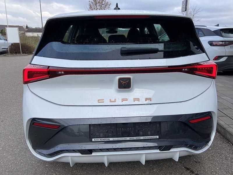 Gebraucht Cupra Born e-Boost 169 kW (231 PS) 2022 Weiß Kleinwagen