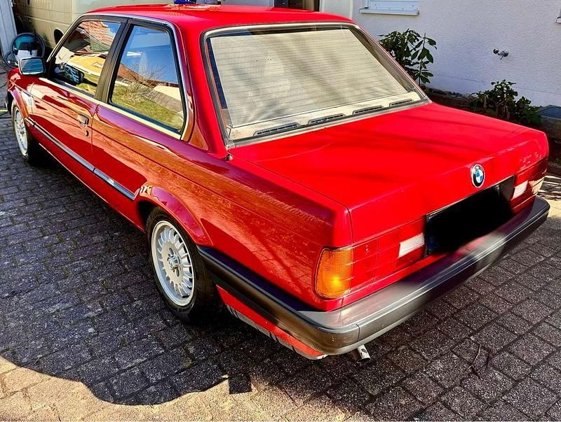 Second-hand BMW 316 Performance 99 CP (72 kW) 1989 Roșu Coupe