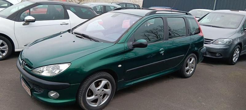 Gebraucht Peugeot 206 Tendance 109 PS (80 kW) 2003 Vert intensive Kombi