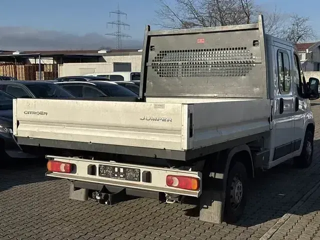 Gebraucht Citroën Jumper 140 PS (102 kW) 2023 Lackierung weiss icy/deckende lackierung Van / Kleinbus