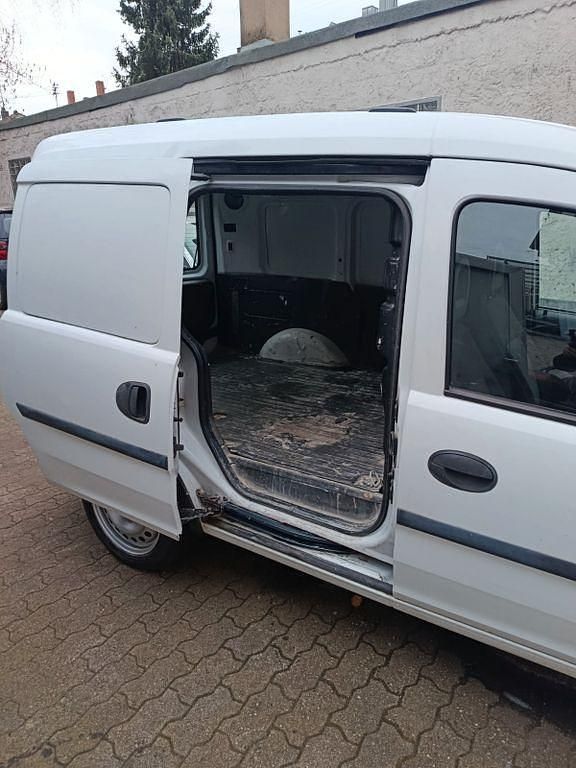 Second-hand Opel Combo 75 CP (55 kW) 2010 Alb Monovolum