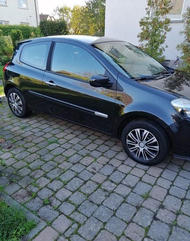 Gebraucht Renault Clio II Dynamique 75 PS (55 kW) 2010 Schwarz Limousine