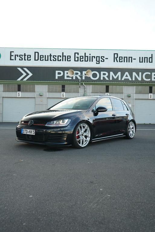 Schwarz Gebraucht 2016 VW Golf VII GTI Limousine | 19.990 € (Guter Preis) - Bild 1/4