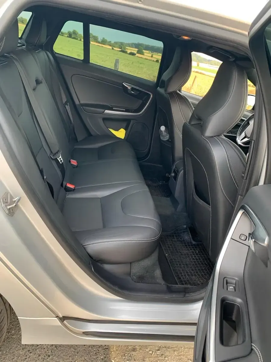 Gebraucht Volvo V60 190 PS (139 kW) 2018 Silber Kombi