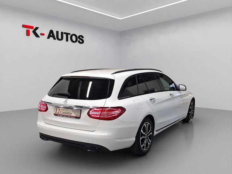 Gebraucht Mercedes C200 Avantgarde 160 PS (117 kW) 2020 Weiß Limousine