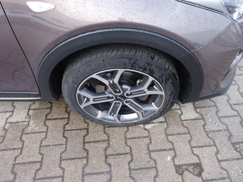 Używany Kia XCeed Vision 160 KM (117 kW) 2021 Złoty SUV