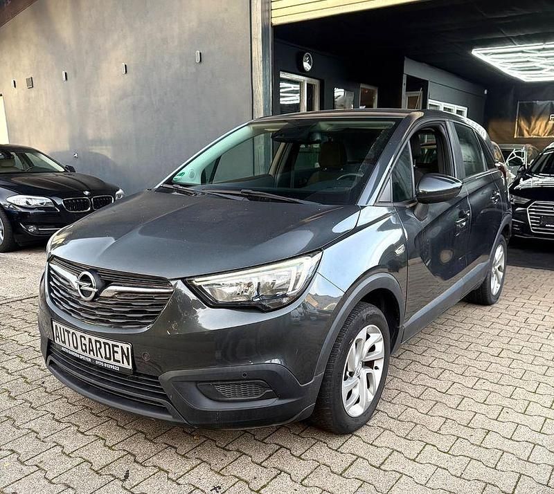 Grau Gebraucht 2017 Opel Crossland SUV | 12.390 € (Etwas zu teuer) - Bild 1/4