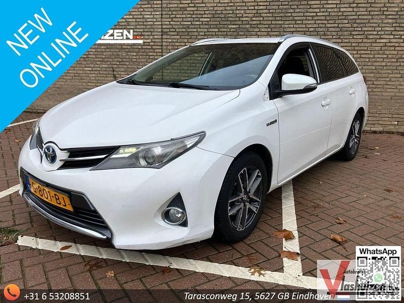 Weiß Gebraucht 2015 Toyota Auris Touring Sports Comfort Kombi | 6.950 € (Superpreis) - Bild 1/4