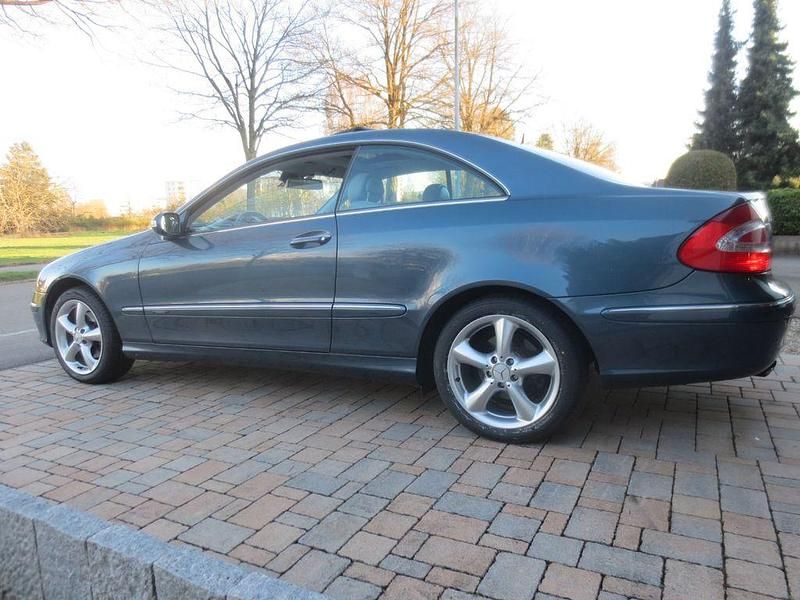 Gebraucht Mercedes CLK240 Elegance 170 PS (125 kW) 2003 Blau Coupé