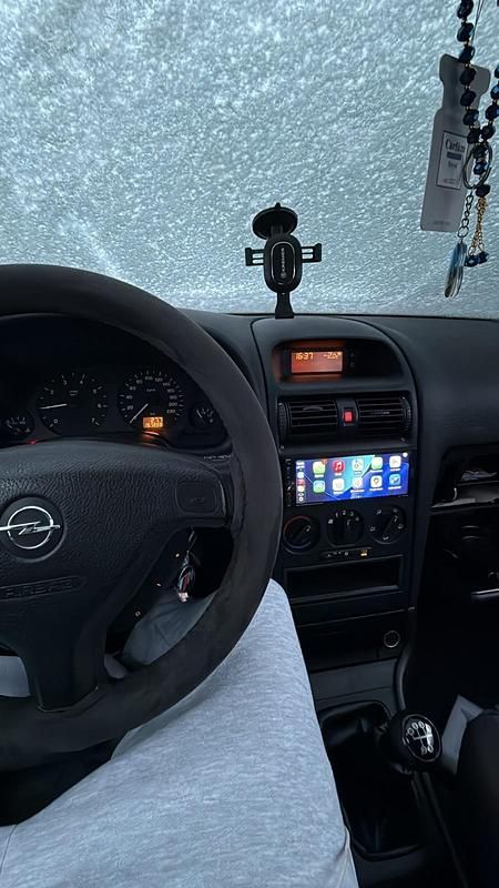 Silber Gebraucht 2000 Opel Astra Edition Limousine | 1.500 € (Fairer Preis) - Bild 1/4