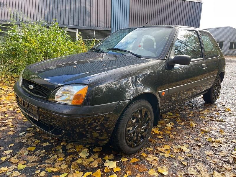 Schwarz Gebraucht 2002 Ford Fiesta Kleinwagen | 1.950 € (Fairer Preis) - Bild 1/4