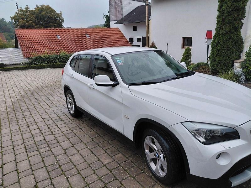 Gebraucht BMW X1 150 PS (110 kW) 2010 Weiß SUV