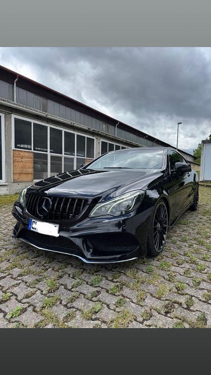Gebraucht Mercedes E350 AMG 252 PS (185 kW) 2014 Schwarz Coupé