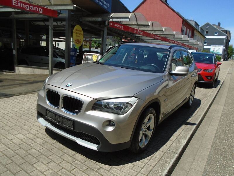 Silber Gebraucht 2012 BMW X1 Sport Line SUV | 6.990 € (Guter Preis) - Bild 1/4