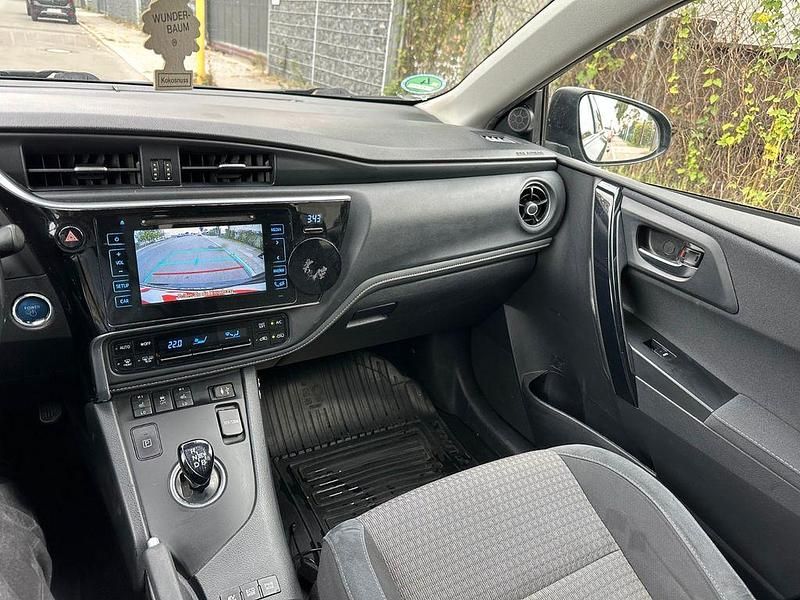 Schwarz Gebraucht 2019 Toyota Auris Limousine | 9.999 € (Etwas zu teuer) - Bild 1/4