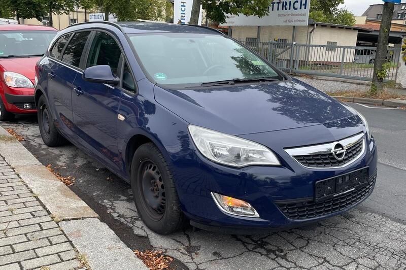 Blau Gebraucht 2011 Opel Astra Kombi | 2.699 € (Fairer Preis) - Bild 1/4