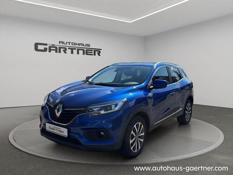 Blau Gebraucht 2021 Renault Kadjar Zen SUV | 17.490 € (Fairer Preis) - Bild 1/4