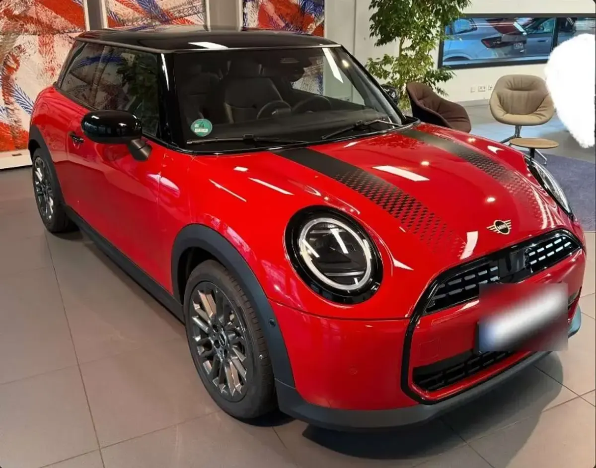 Usado Mini Cooper Classic 114 kW (156 CV) 2025 Rojo Utilitario