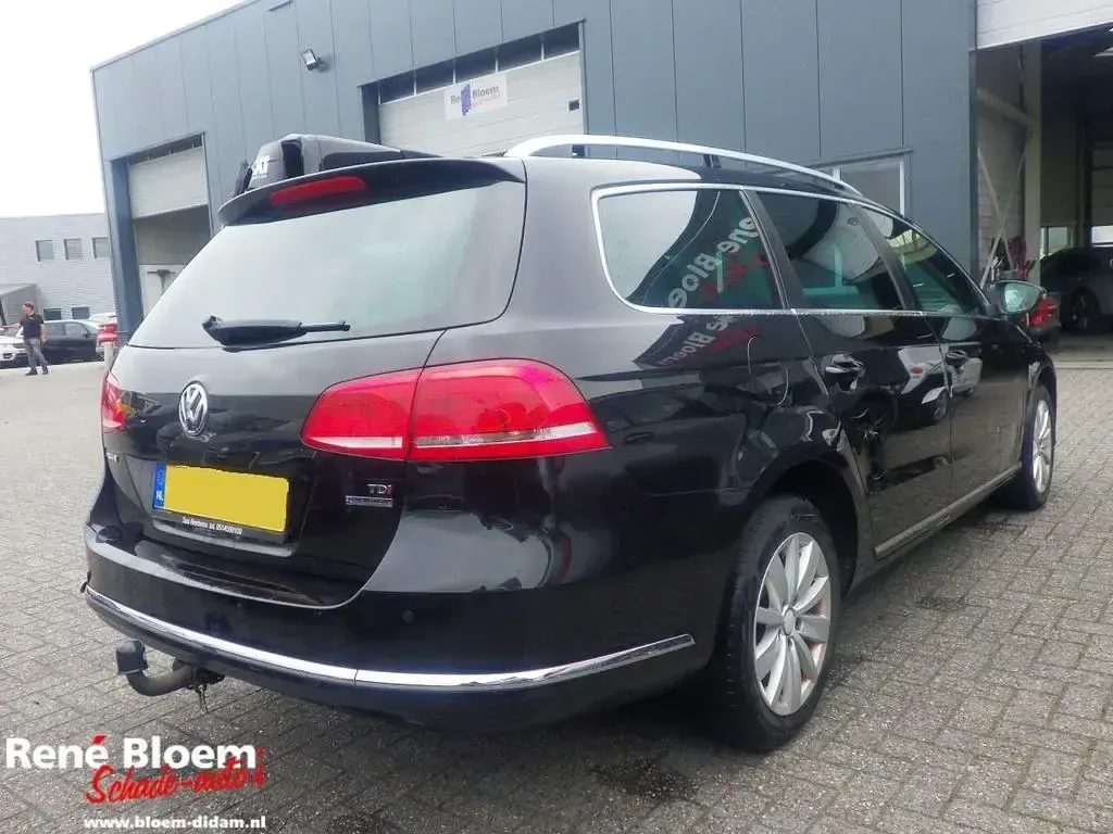 Gebraucht VW Passat R-line BlueMotion 105 PS (77 kW) 2014 Schwarz Kombi