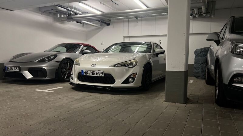 Weiß Gebraucht 2013 Toyota GT86 GT Coupé | 21.000 € (Fairer Preis) - Bild 1/4