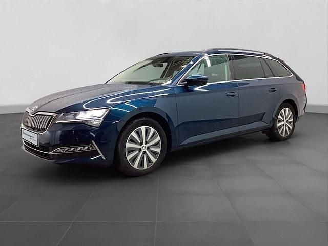 Gebraucht Skoda Superb Ambition 218 PS (160 kW) 2022 Lavablau metallic Kombi