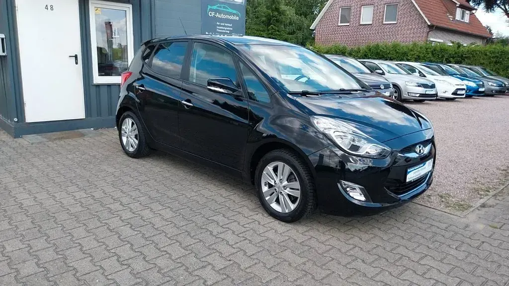 Gebraucht Hyundai ix20 Edition 90 PS (66 kW) 2015 Schwarz Kleinwagen