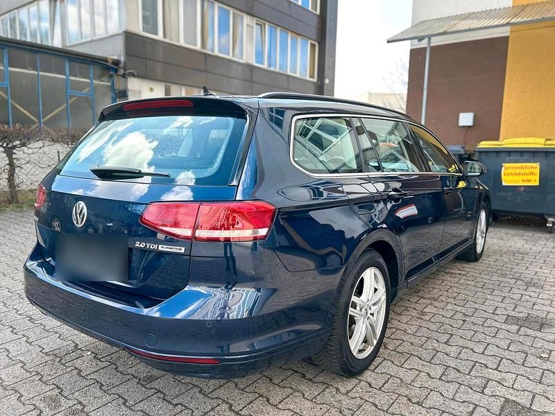 Gebraucht VW Passat 150 PS (110 kW) 2016 Blau Kombi
