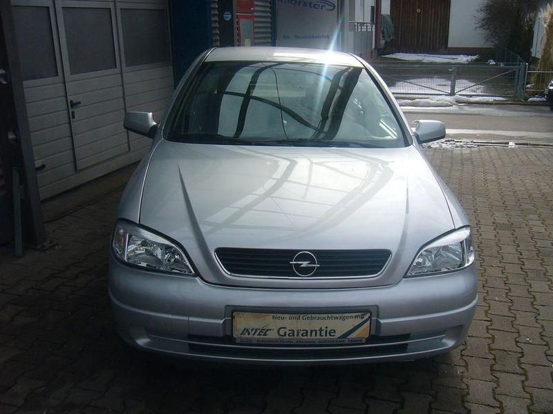 Usata Opel Astra 103 CV (75 kW) 2003 Argento Berlina