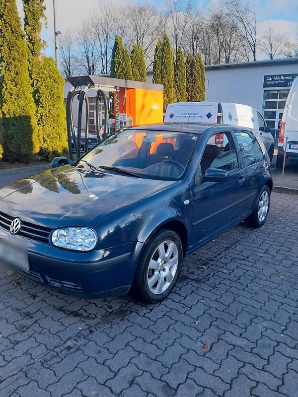 Blau Gebraucht 2002 VW Golf IV Limousine | 1.100 € (Guter Preis) - Bild 1/4