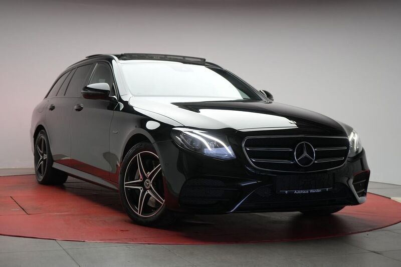 Schwarz Gebraucht 2020 Mercedes E300 AMG Limousine | 27.990 € (Superpreis) - Bild 1/4