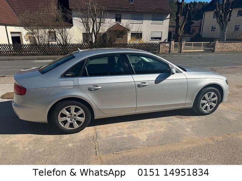 Gebraucht Audi A4 Ambiente 120 PS (88 kW) 2011 Silber Limousine