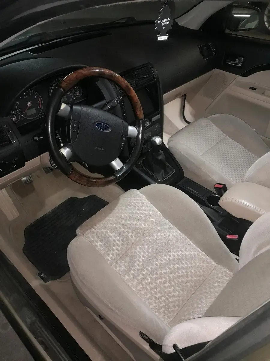 Gebraucht Ford Mondeo Ghia 125 PS (91 kW) 2006 Gold Limousine