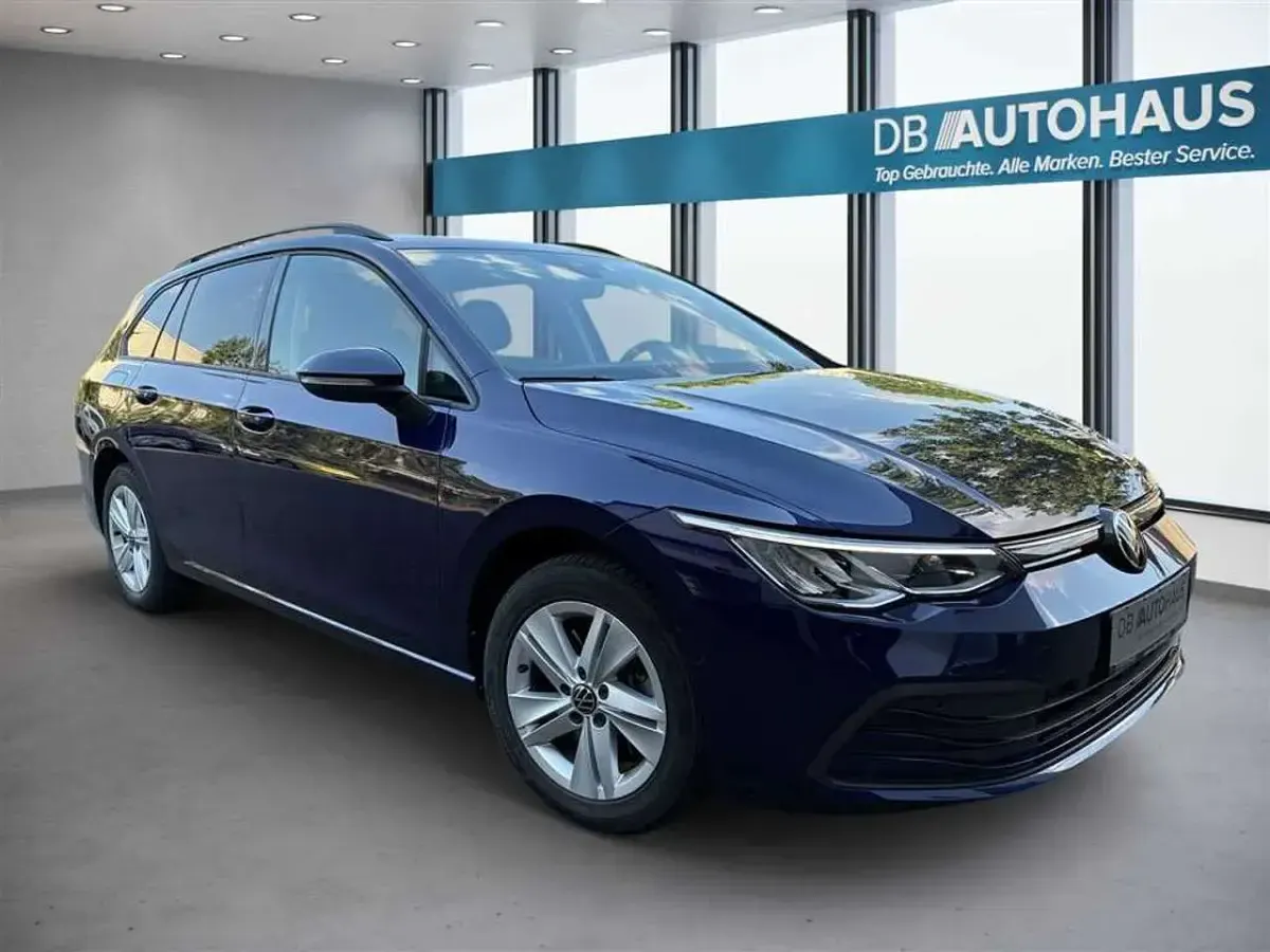 Gebraucht VW Golf VIII Life 116 PS (85 kW) 2024 Blau Kombi