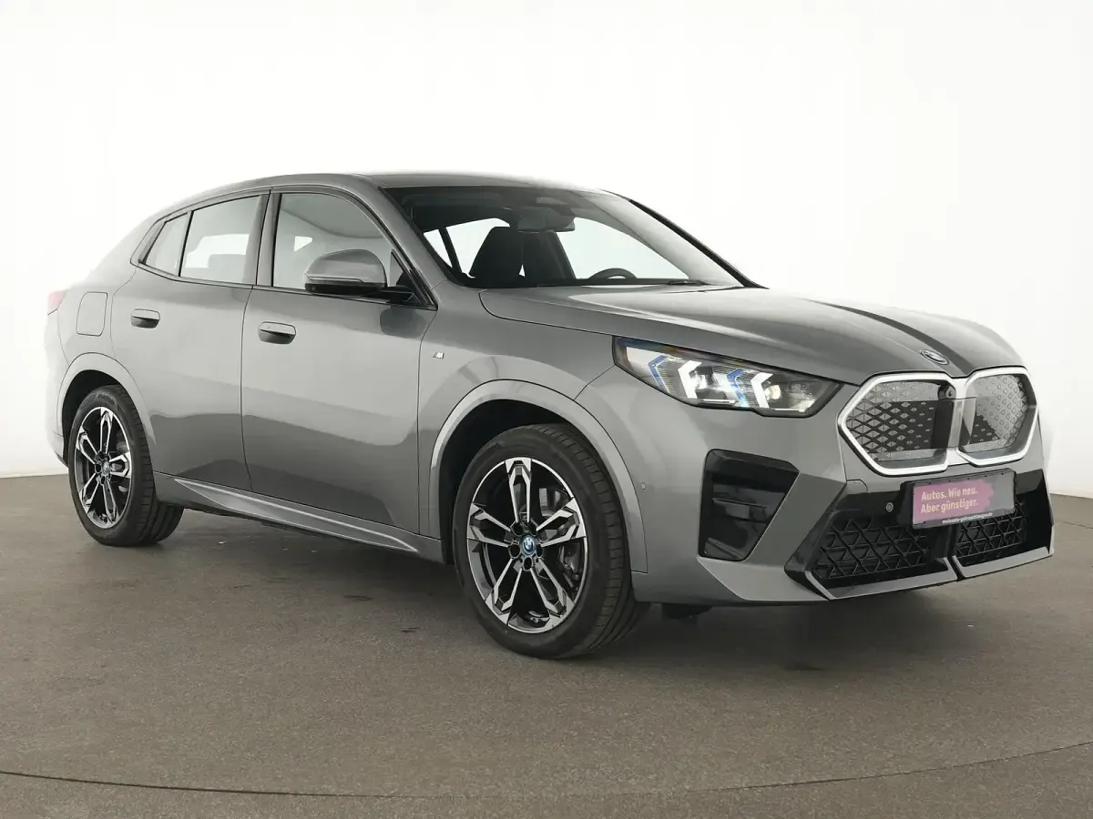Gebraucht BMW iX2 M Sport 230 kW (313 PS) 2024 Grau SUV