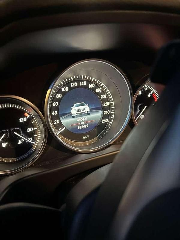 Gebraucht Mercedes E220 Elegance 170 PS (125 kW) 2015 Schwarz Limousine