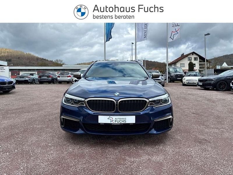 Gebraucht BMW 550 400 PS (294 kW) 2020 Mediterranblau metallic Kombi