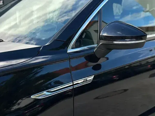 Gebraucht VW Touareg Elegance 422 PS (310 kW) 2019 Deep black perleffekt SUV