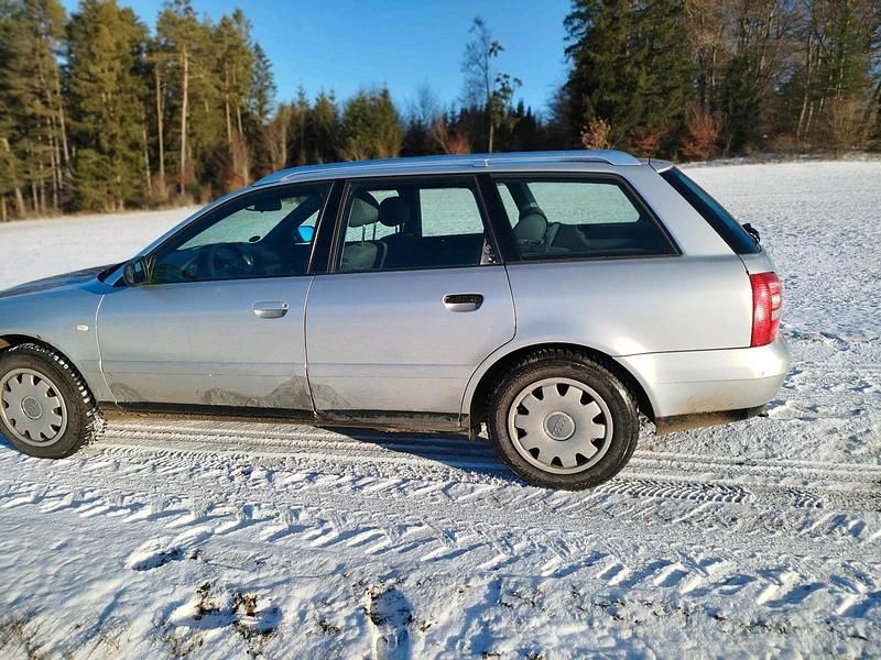 Gebraucht Audi A4 115 PS (84 kW) 2001 Silber Kombi