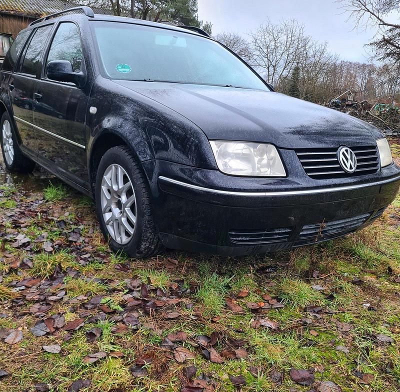 Second-hand VW Bora 110 CP (80 kW) 2002 Negru Break