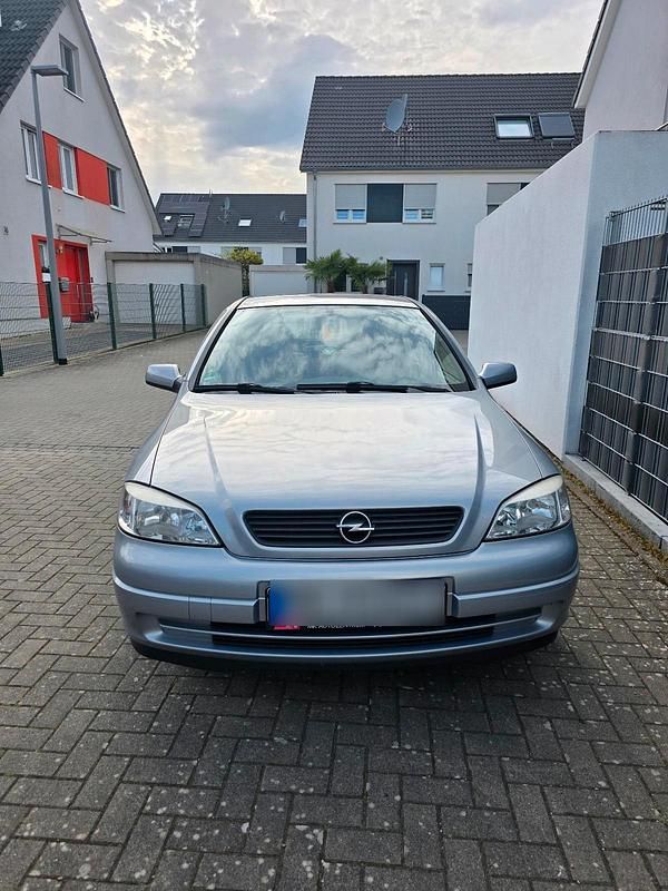 Gebraucht Opel Astra 85 PS (62 kW) 2002 Silber Limousine