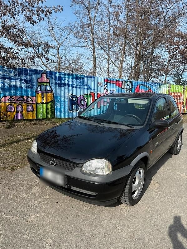 Gebraucht Opel Corsa 65 PS (47 kW) 2000 Schwarz Kleinwagen